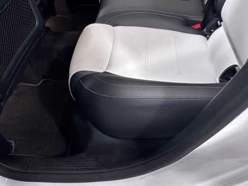 Used 2021 Mercedes-Benz GLA 250 4MATIC image 20