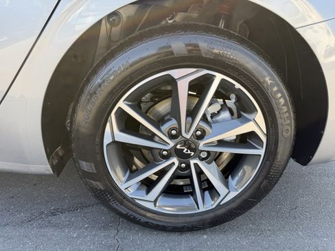 Certified 2024 Kia Forte LXS FWD image 11