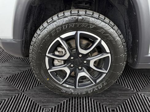 Used 2024 Jeep Compass Trailhawk AWD/4WD image 14