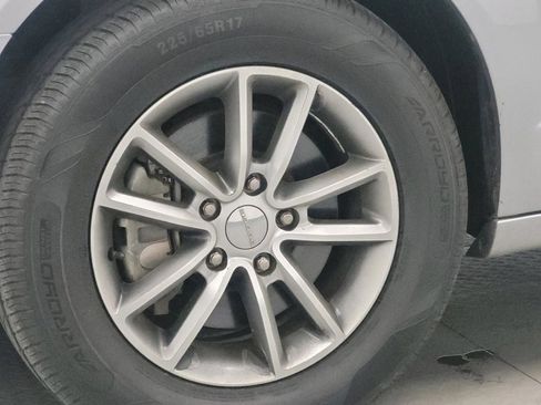 Used 2016 Dodge Grand Caravan SE image 31