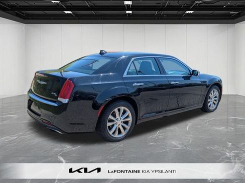 Used 2017 Chrysler 300 C w/ Safetytec Plus Group AWD/4WD image 5