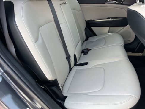 Used 2023 Kia Sportage EX FWD image 19