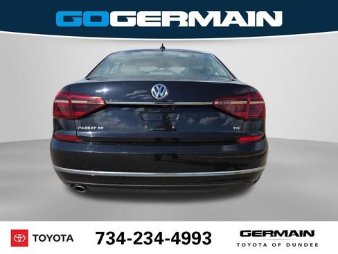 Used 2018 Volkswagen Passat 2.0T SE image 9