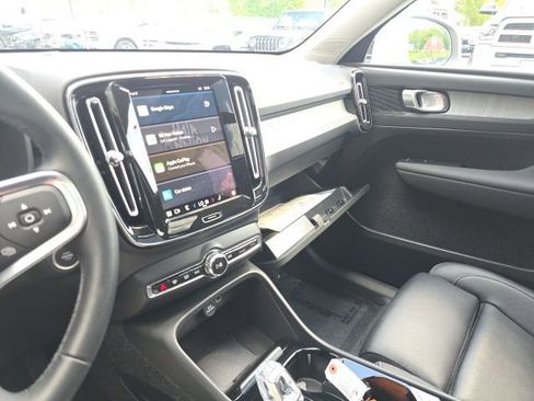 Used 2025 Volvo XC40 B5 Plus w/ Protection Package Premier AWD/4WD image 21