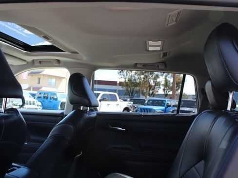 Used 2022 Toyota Highlander XLE AWD/4WD image 42