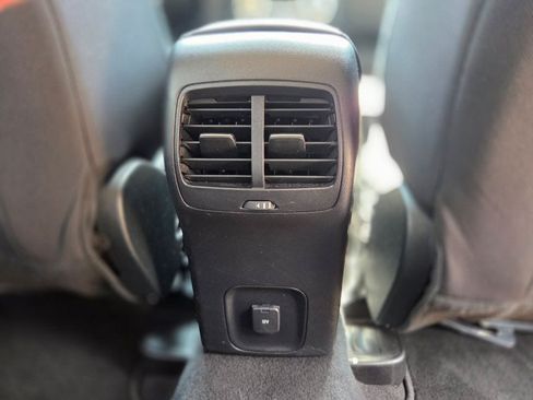 Used 2020 Ford Escape SE FWD image 12