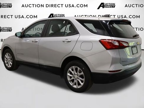 Used 2020 Chevrolet Equinox LS image 3