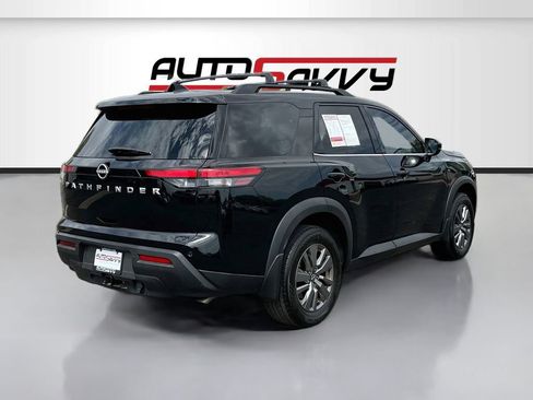 Used 2025 Nissan Pathfinder SV w/ SV Premium Package FWD image 7