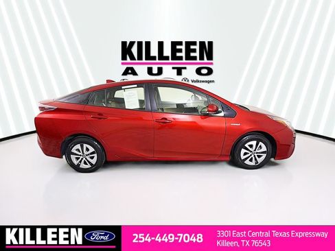 Used 2018 Toyota Prius Three w/ Advanced Technology Package image 9