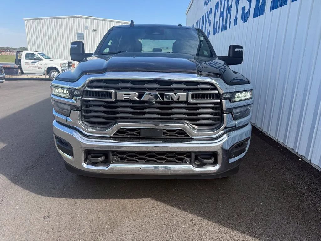 Used 2026 RAM 2500 Big Horn AWD/4WD image 3