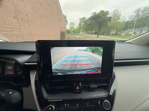 Used 2024 Toyota Corolla LE FWD image 31