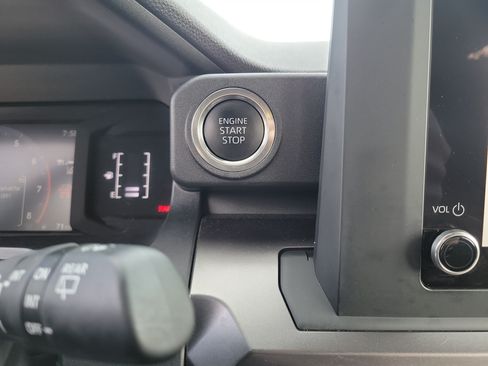 Used 2025 Toyota 4Runner SR5 AWD/4WD image 25
