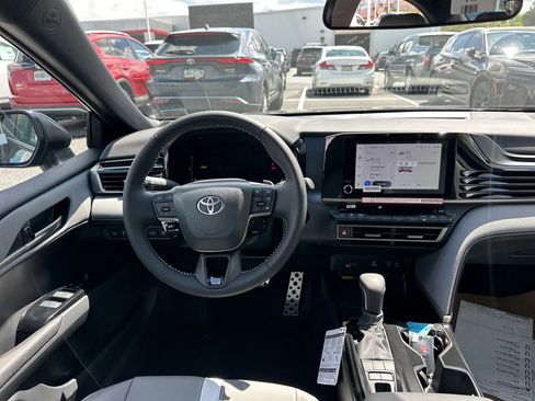 Used 2026 Toyota Camry SE FWD image 17