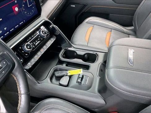 Used 2024 GMC Sierra 2500 AT4 w/ AT4 Premium Plus Package image 16