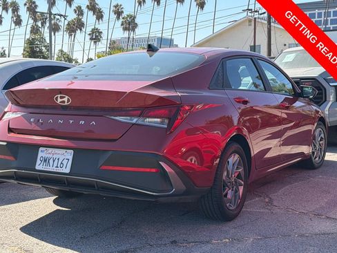 Used 2024 Hyundai Elantra SEL FWD image 5