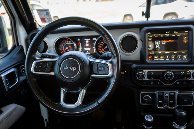 Used 2022 Jeep Gladiator Overland AWD/4WD image 6