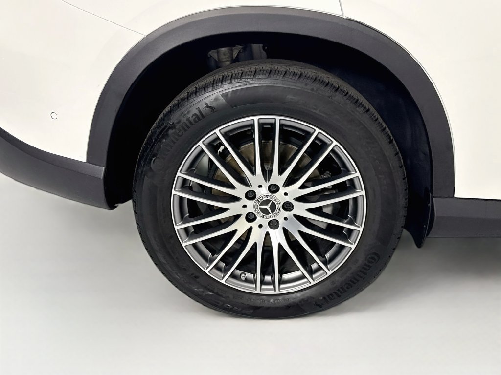 Certified 2026 Mercedes-Benz GLC 300 image 33