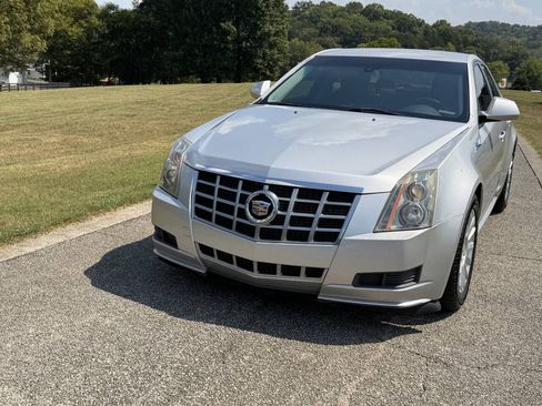 Used 2013 Cadillac CTS Luxury RWD image 4