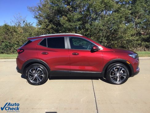 Used 2022 Buick Encore GX Select image 2
