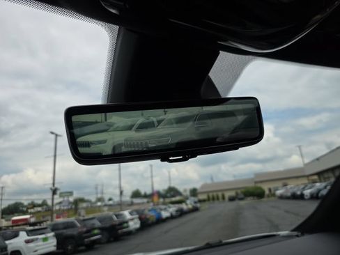 Used 2025 Jeep Grand Wagoneer L Series III w/ Rear Seat Video Group 1 AWD/4WD image 32