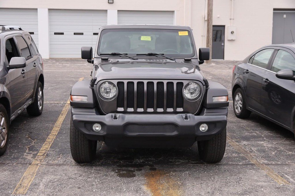 Used 2019 Jeep Wrangler Unlimited Sport S AWD/4WD image 3