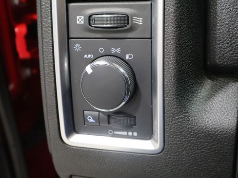 Used 2023 RAM 1500 Classic SLT AWD/4WD image 31