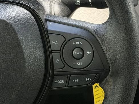 Used 2021 Toyota Corolla LE FWD image 15