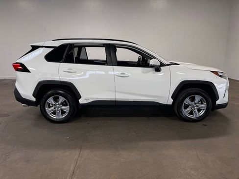 Used 2025 Toyota RAV4 LE AWD/4WD image 2