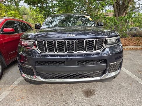 Used 2023 Jeep Grand Cherokee L Limited w/ Luxury Tech Group II RWD image 2