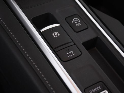 New 2024 Nissan Pathfinder SV w/ SV Premium Package FWD image 20