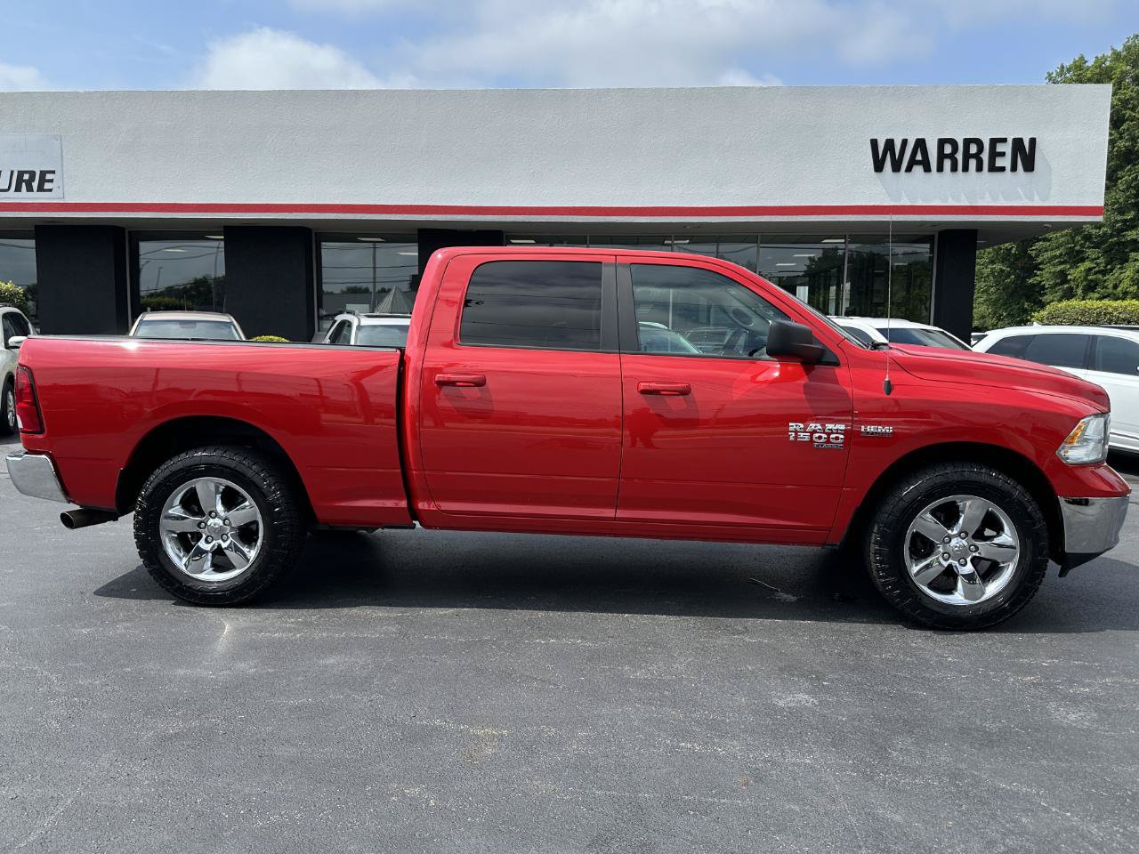 Used 2020 RAM 1500 Classic SLT AWD/4WD image 17