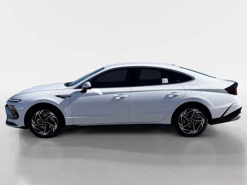 New 2026 Hyundai Sonata SEL FWD image 2