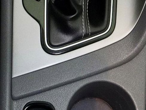 Used 2017 Kia Niro LX image 21