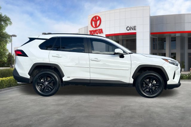 Certified 2024 Toyota RAV4 LE AWD/4WD image 3