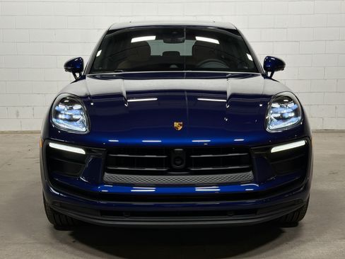 Certified 2026 Porsche Macan AWD/4WD image 9