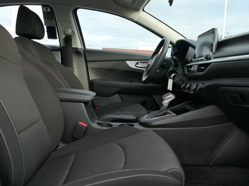 Used 2023 Kia Forte LXS image 27