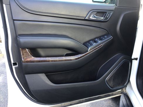 Used 2015 Chevrolet Suburban LS image 10