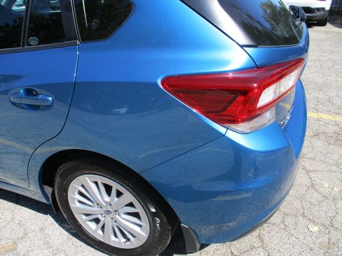 Used 2018 Subaru Impreza 2.0i Premium image 16