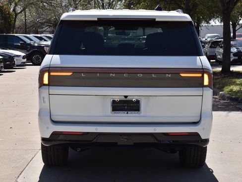 New 2025 Lincoln Navigator L Reserve w/ Jet Appearance Package AWD/4WD image 15