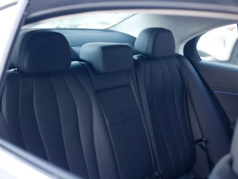 Used 2026 Mercedes-Benz E 350 4MATIC Sedan image 10