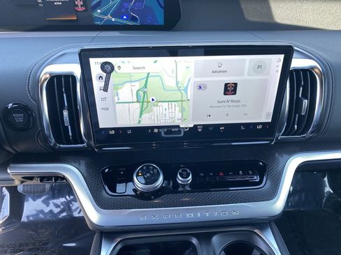 New 2025 Ford Expedition Platinum w/ Stealth Performance Package AWD/4WD image 22