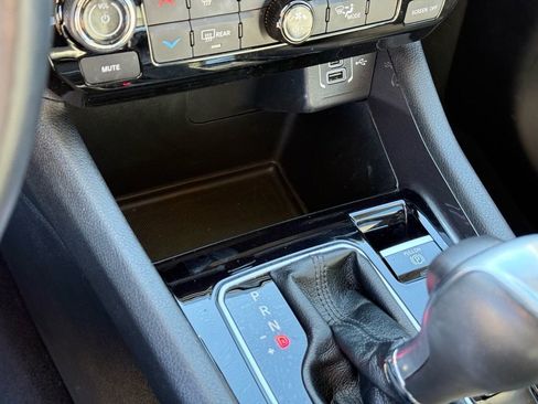 Used 2022 Jeep Compass Latitude image 25