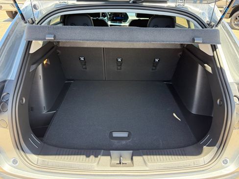 New 2026 Chevrolet Trax LT w/ LT Convenience Package FWD image 36