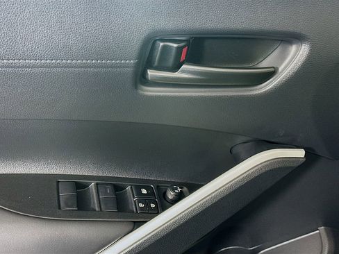 Used 2026 Toyota Corolla Cross LE image 18