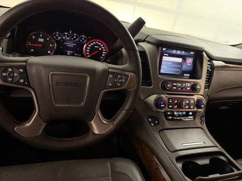 Used 2015 GMC Yukon Denali w/ Touring Package RWD image 18