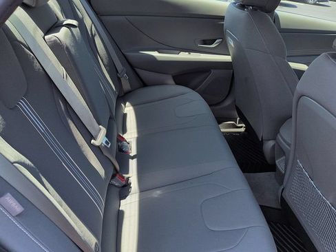 Used 2025 Hyundai Elantra SEL FWD image 11