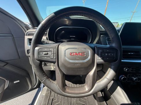 Used 2023 GMC Yukon XL AT4 w/ AT4 Premium Plus Package AWD/4WD image 16