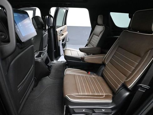 Used 2025 GMC Yukon Denali Ultimate image 47