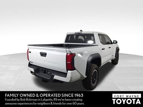 Used 2024 Toyota Tacoma TRD Off-Road AWD/4WD image 7
