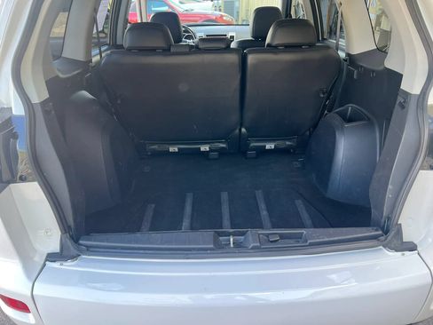 Used 2010 Mitsubishi Outlander SE FWD image 12